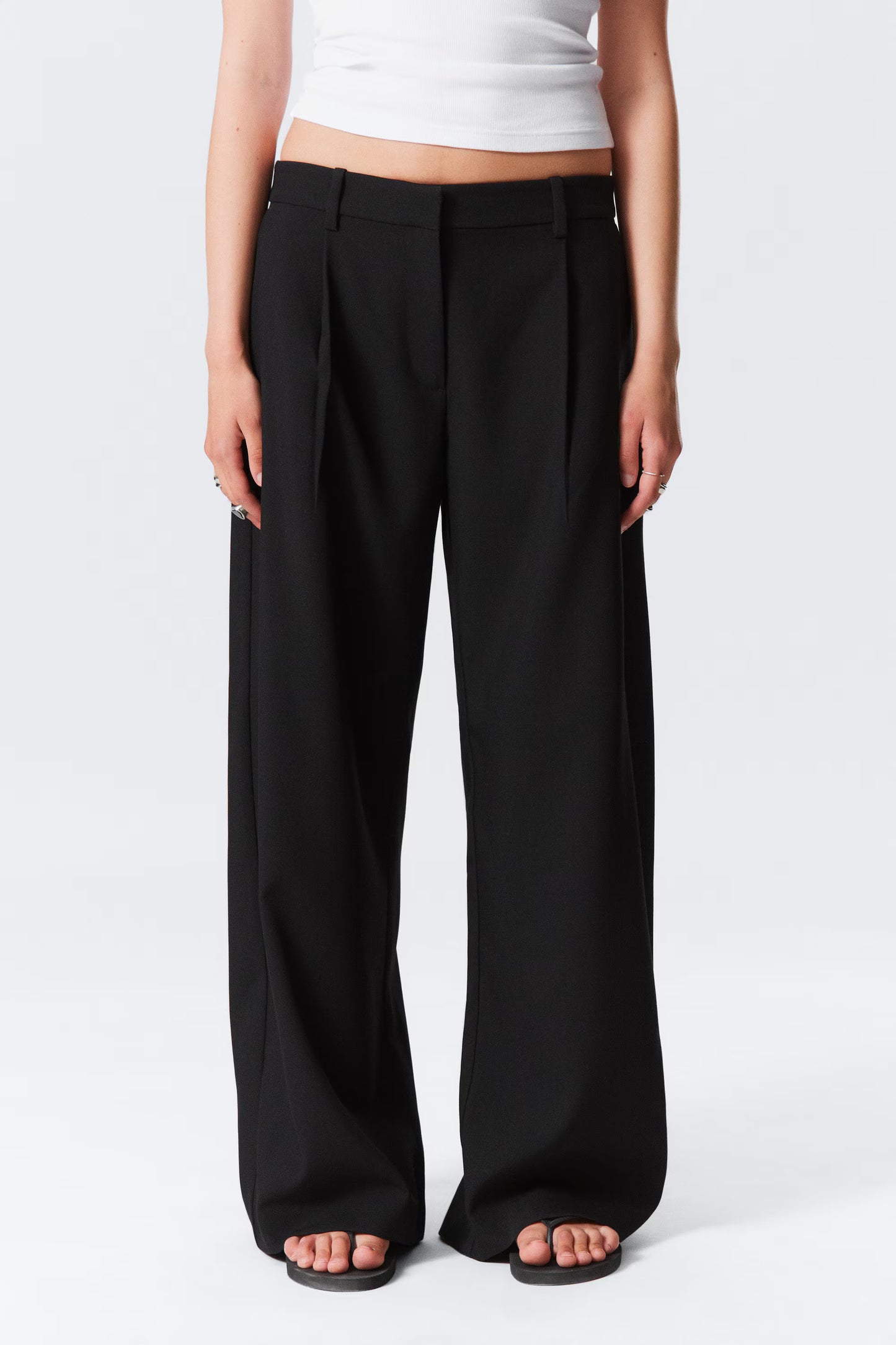 WEEKDAY - DARA LOW WAIST WIDE SUITING TROUSERS