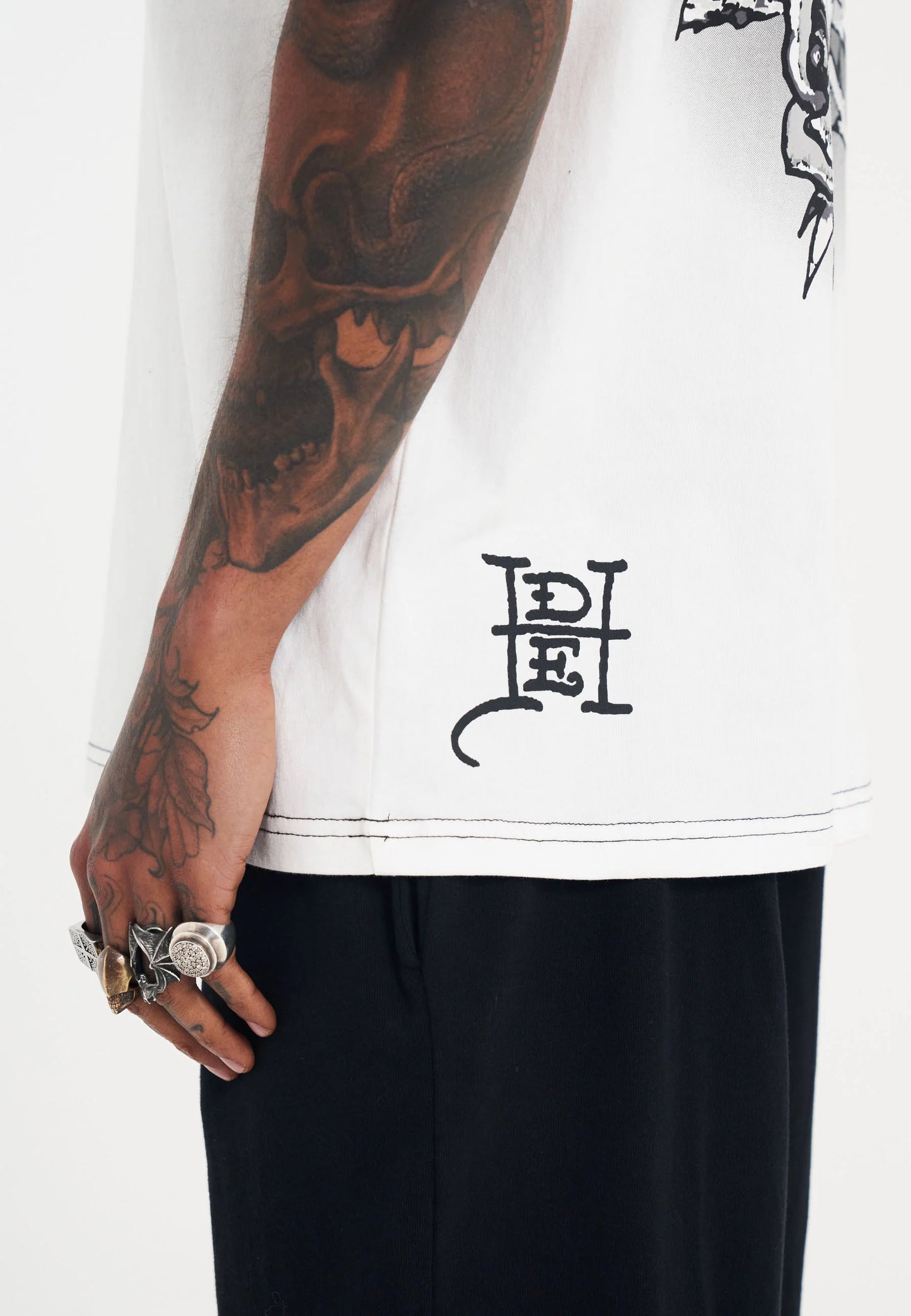 ED HARDY - SKULL AND ROSES RELAXED T-SHIRT