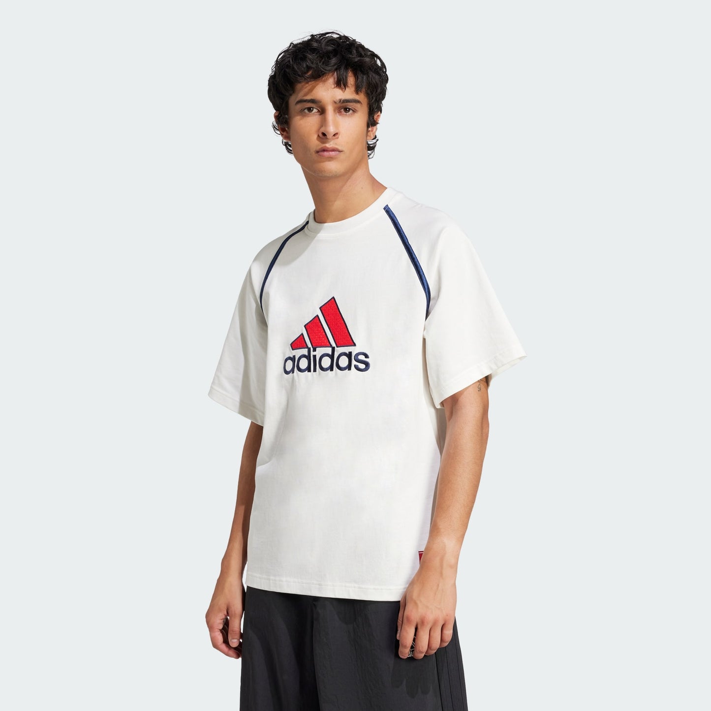 ADIDAS ORIGINALS - BADGE OF SPORT TEE