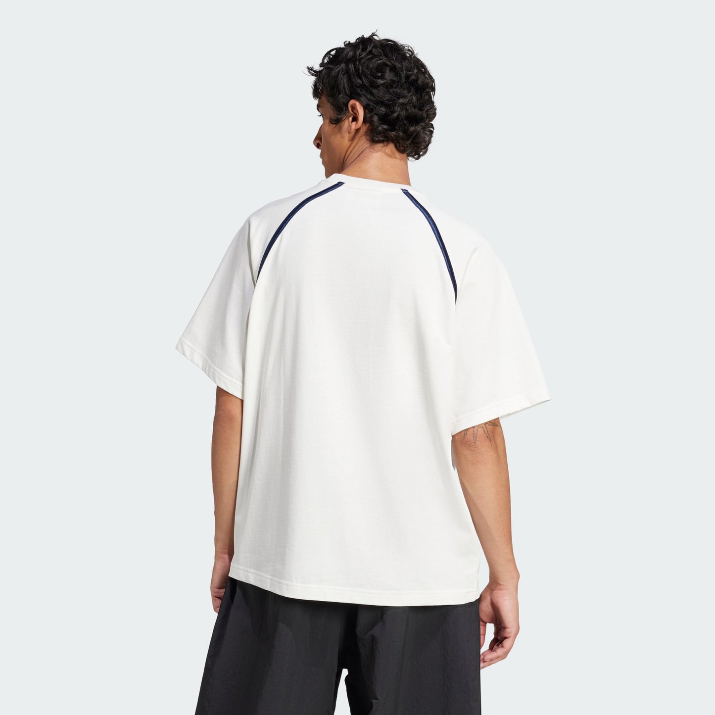 ADIDAS ORIGINALS - BADGE OF SPORT TEE