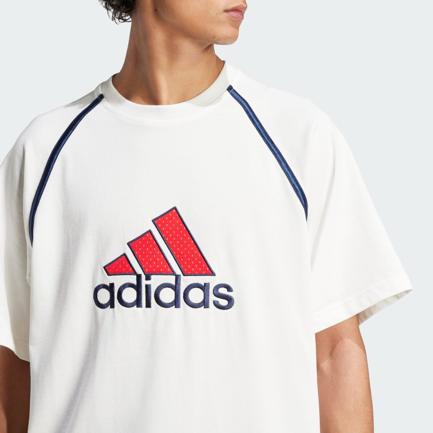 ADIDAS ORIGINALS - BADGE OF SPORT TEE
