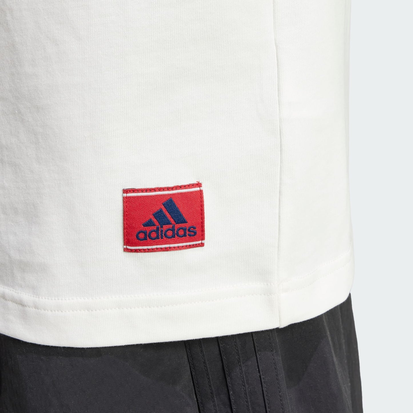 ADIDAS ORIGINALS - BADGE OF SPORT TEE