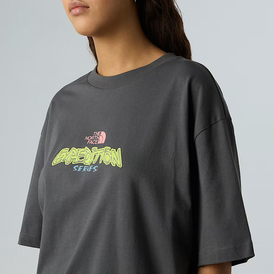 THE NORTH FACE - EXPEDITION CELEBRATION OVERSIZED TEE