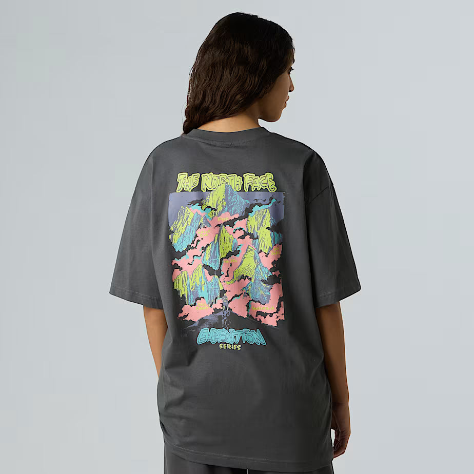 THE NORTH FACE - EXPEDITION CELEBRATION OVERSIZED TEE
