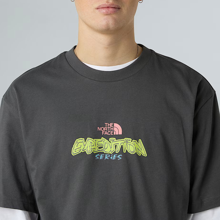 THE NORTH FACE - EXPEDITION CELEBRATION OVERSIZED TEE