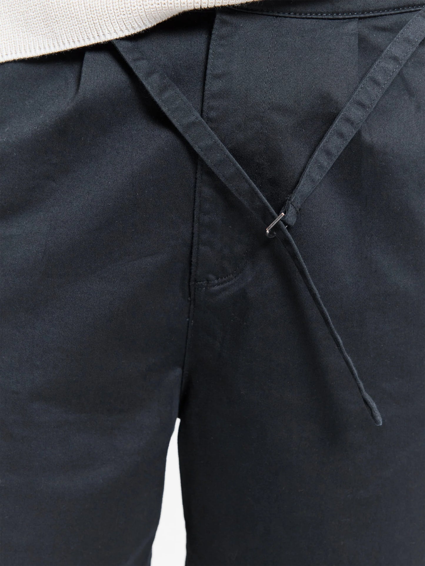 RETERNITY - PLEATED CHINO SHORTS