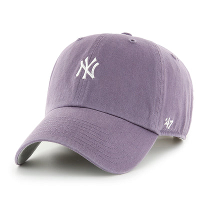 '47 - BASE RUNNER CLEAN UP NEW YORK YANKEES