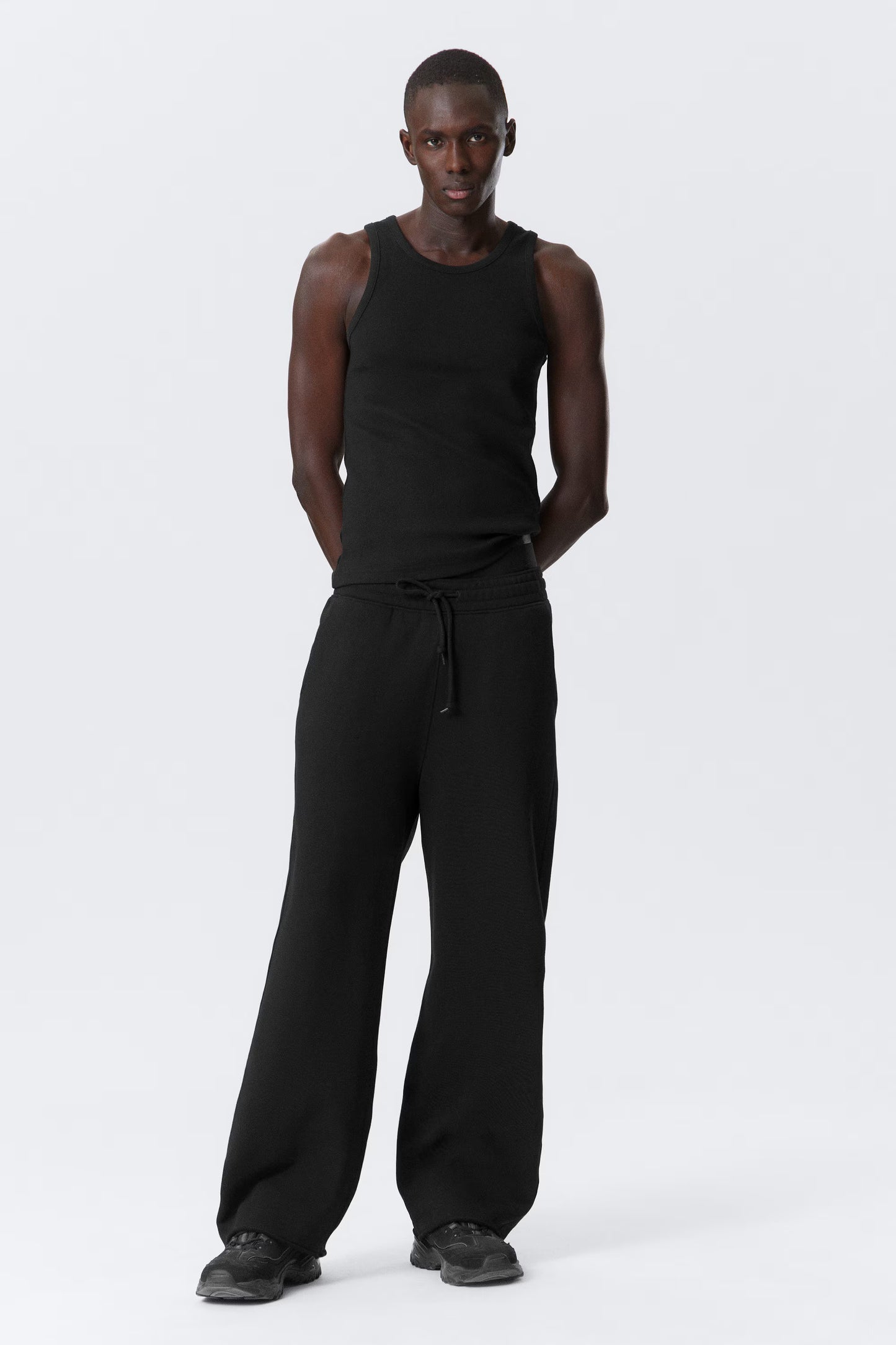 WEEKDAY - ASTRO LOOSE TERRY SWEATPANTS