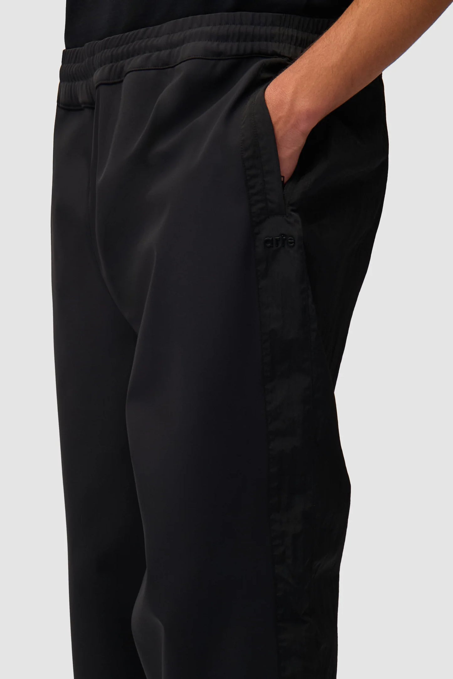 ARTE - NYLON TRACK PANT