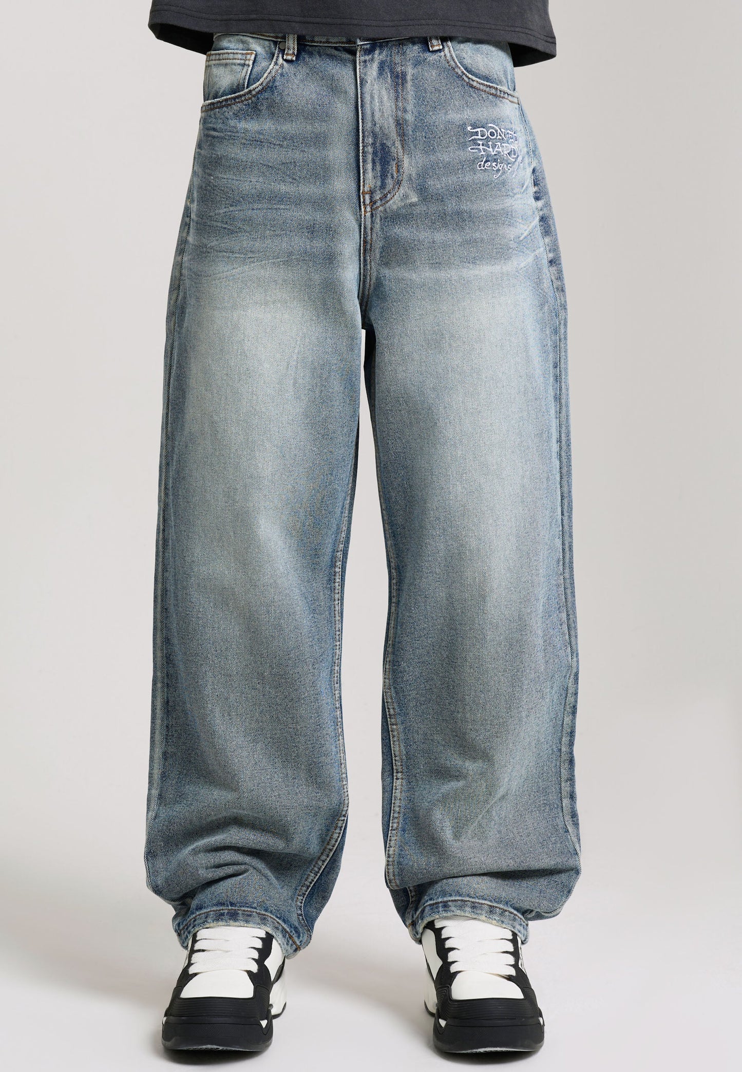 ED HARDY - EMBROIDERED PANTHER RELAXED JEANS