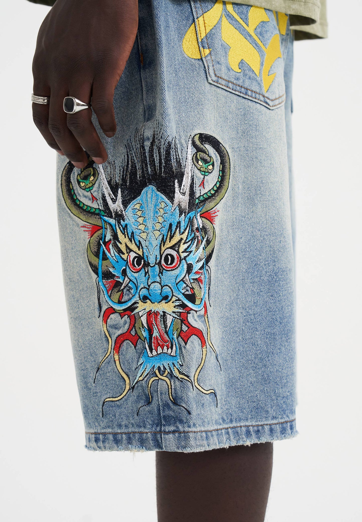ED HARDY - MEDUSA DRAG DENIM SKATER JORTS