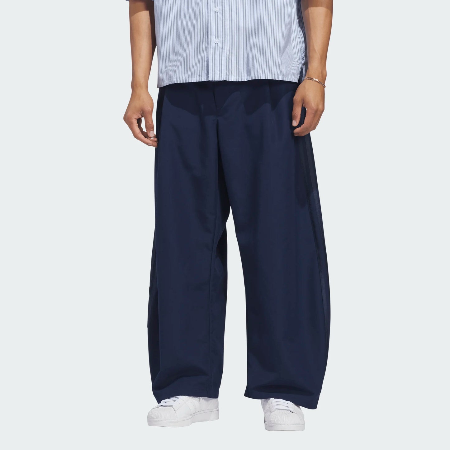 ADIDAS ORIGINALS - WOVEN BARREL PANT