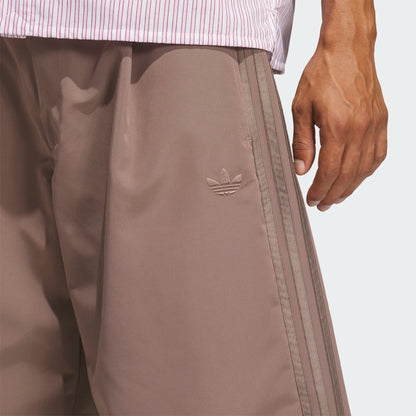 ADIDAS ORIGINALS - WOVEN SHORT