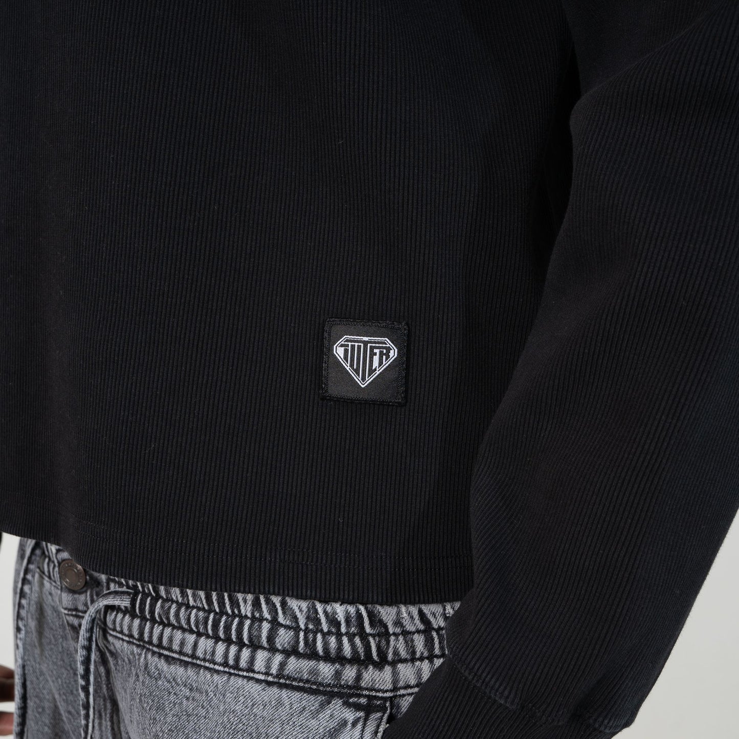 IUTER - LABEL RIBBED LS TEE