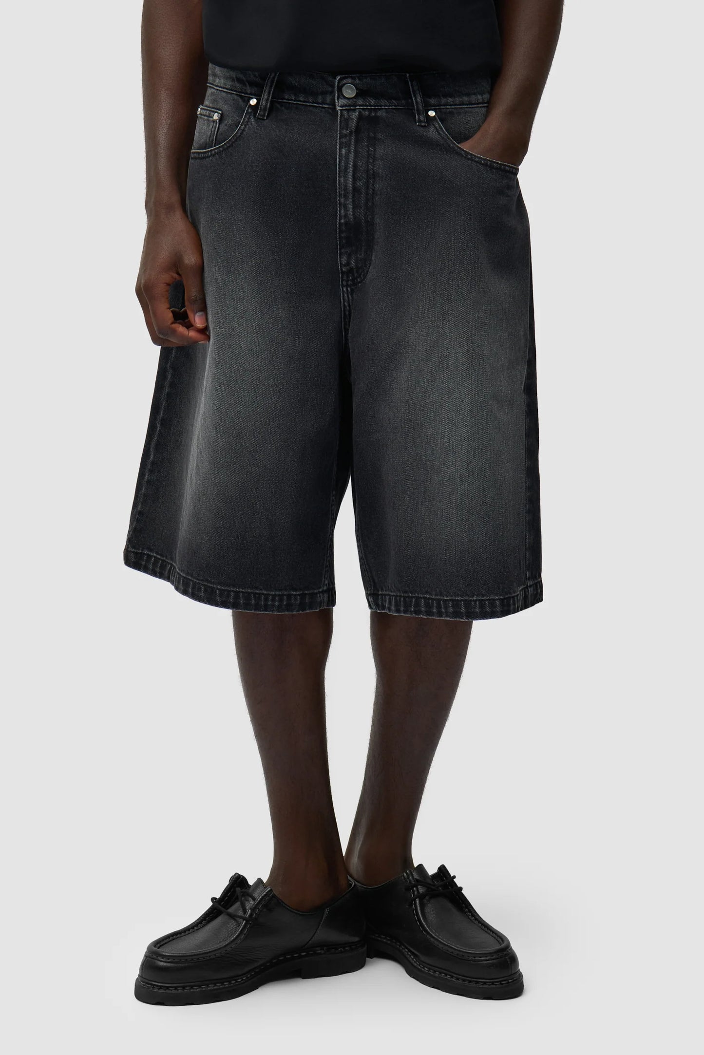 ARTE - ROUND POCKET DENIM SHORTS