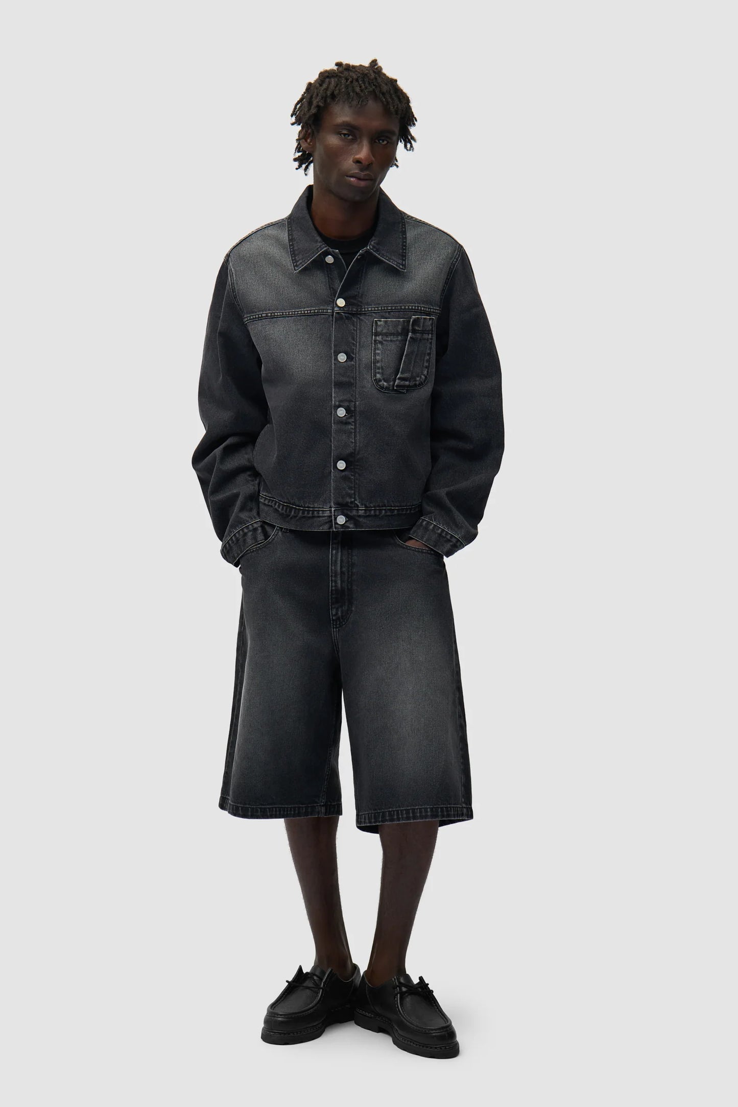 ARTE - ROUND POCKET DENIM SHORTS