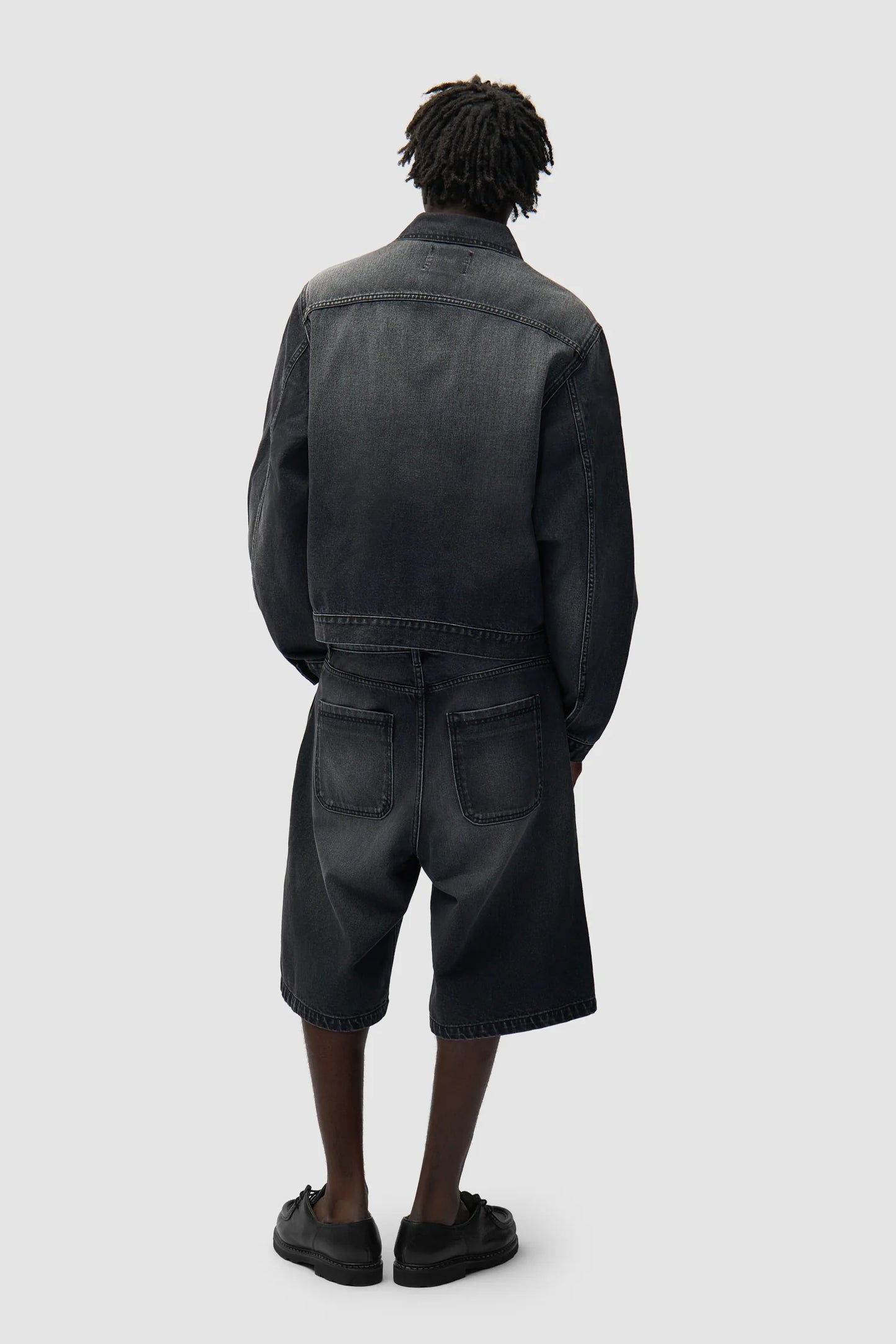 ARTE - ROUND POCKET DENIM SHORTS