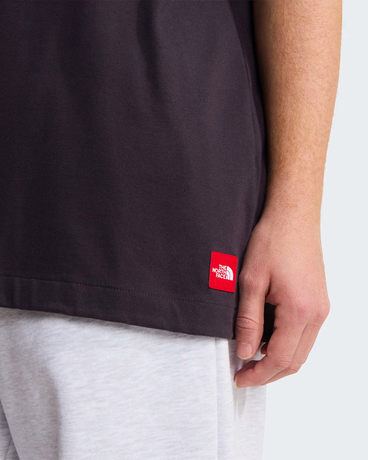 THE NORTH FACE - TNF RED BOX GRAPHIC TEE