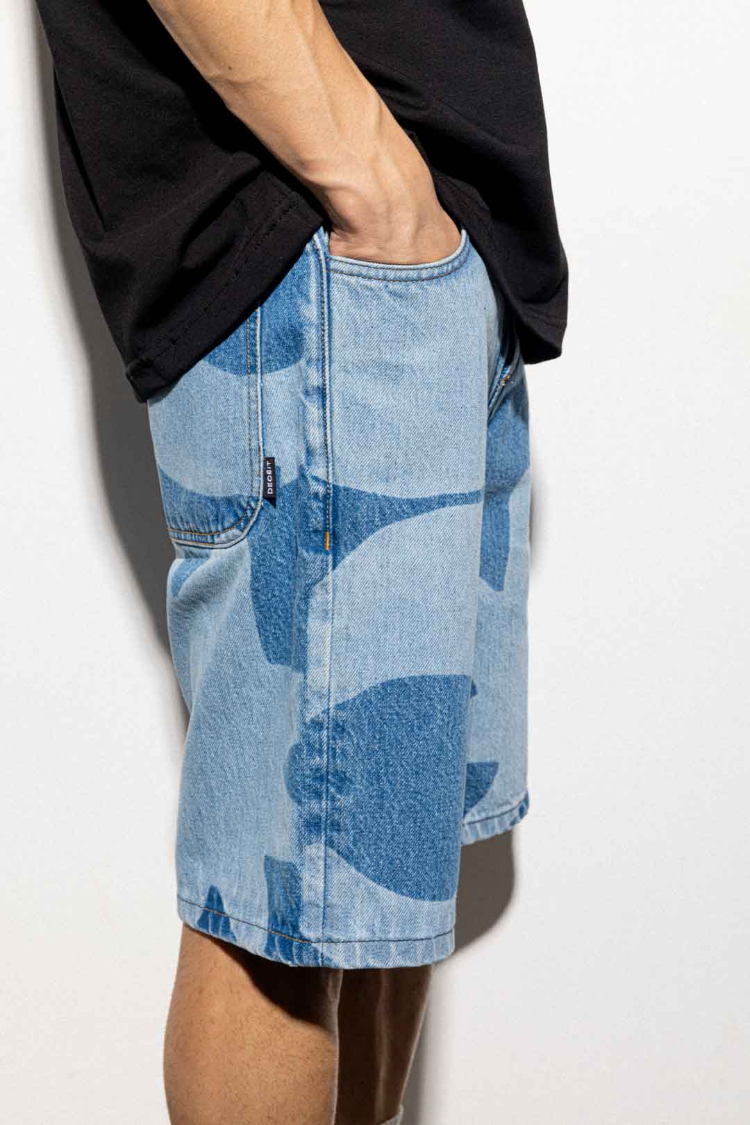 DECEIT - MOON SHORT
